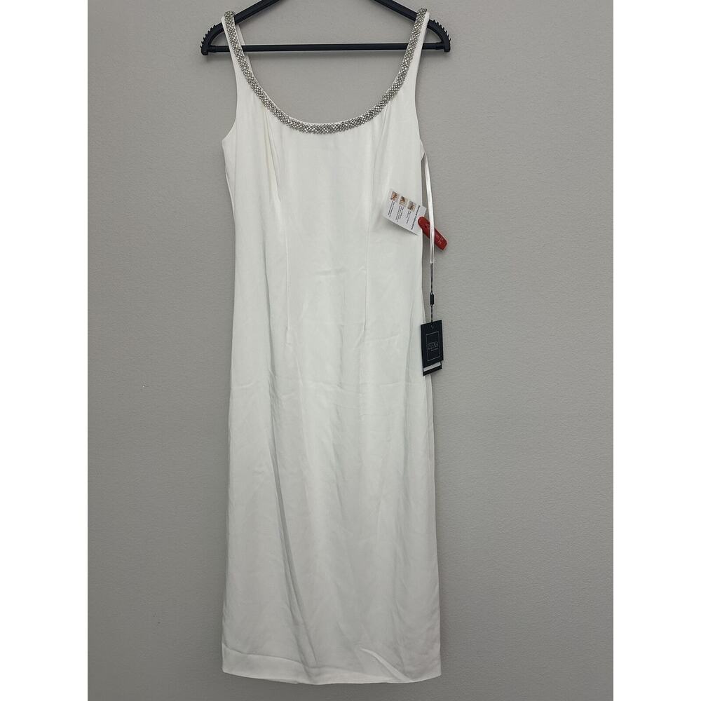 New Ieena for Mac Duggal White Embellished Sleeveless Evening Dress 26681 Size 2